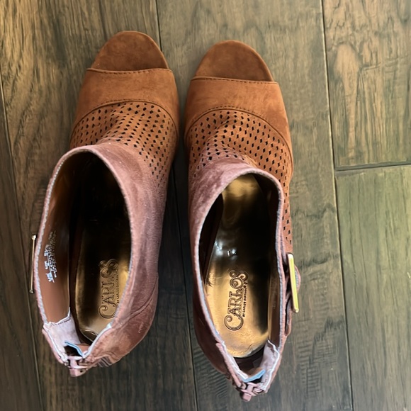 Women’s Carlos Santana Vegan Perforated Shoe Bootie Faux Suede Cognac Size 7 - Picture 7 of 10